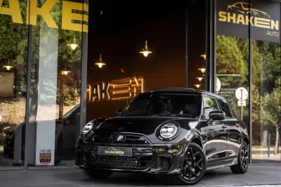 MINI 5 Portas 2025 - 18718km