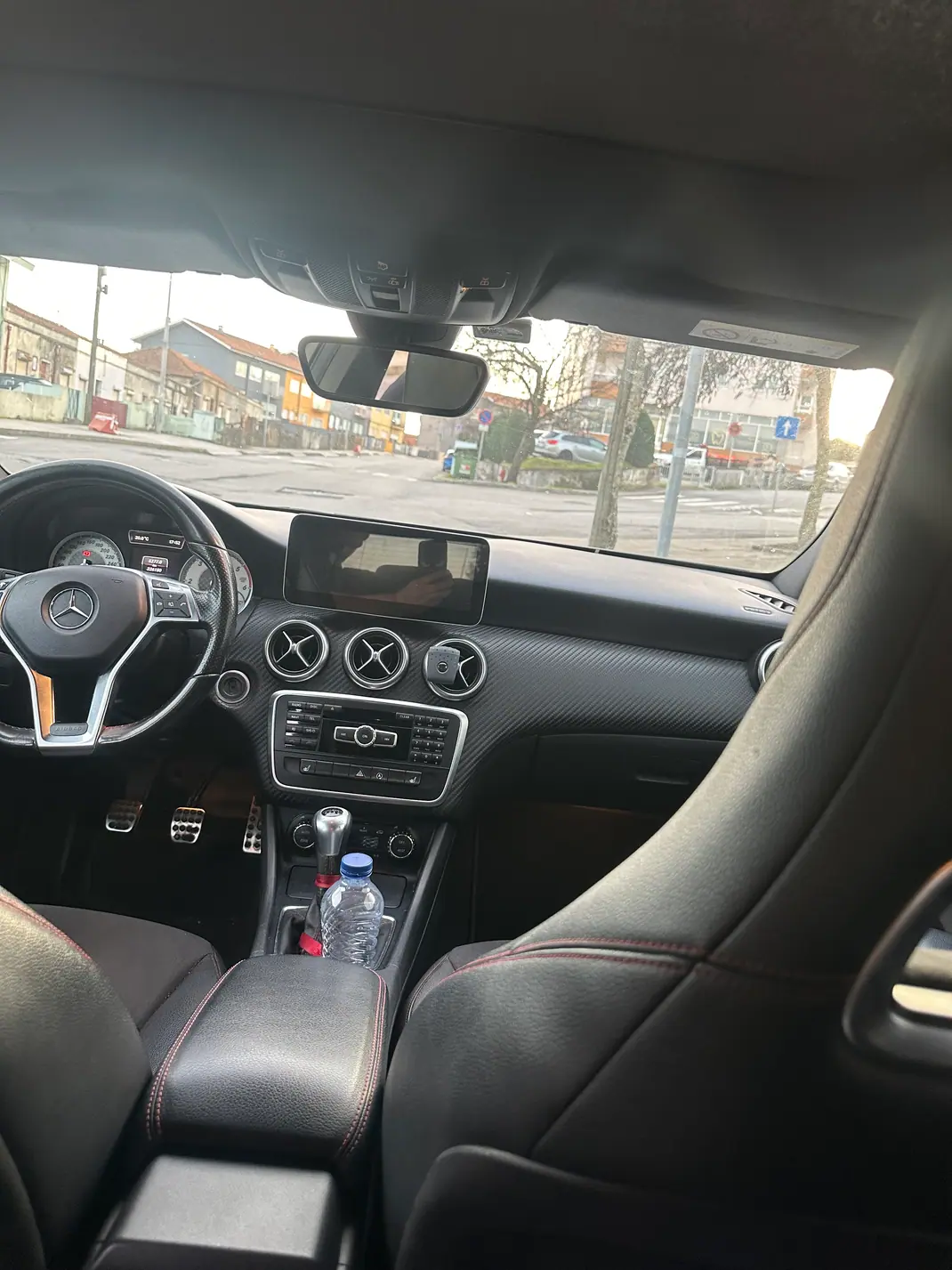 Mercedes-Benz A 180 2015 - 13000 EUR, 230000 km - AUTO.MOTO.pt - 230000km - foto 6 de 7