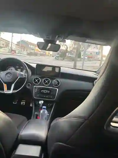 Mercedes-Benz A 180 2015 - 13000 EUR, 230000 km - AUTO.MOTO.pt - 230000km - foto 6 de 7