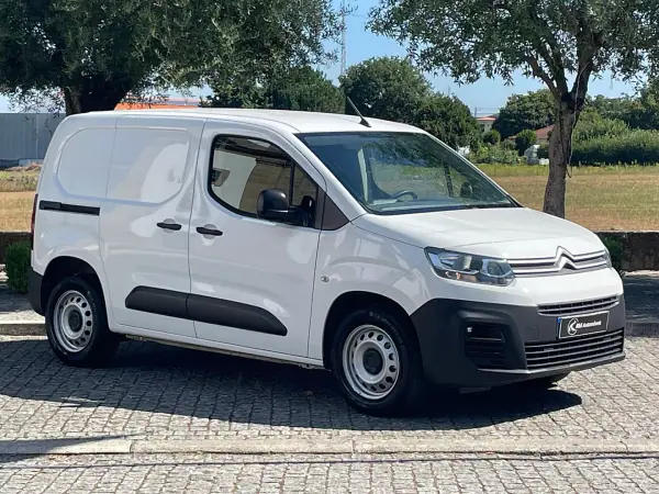 Citroën Berlingo 2020 - 10750 EUR, 156000 km - AUTO.MOTO.pt - 156000km - foto 4 de 32