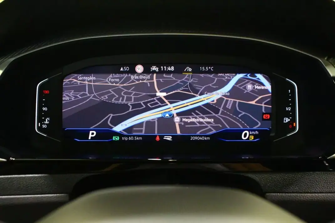 Volkswagen Arteon 2021 - 25400 EUR, 209040 km - AUTO.MOTO.pt - 209040km - foto 31 de 40