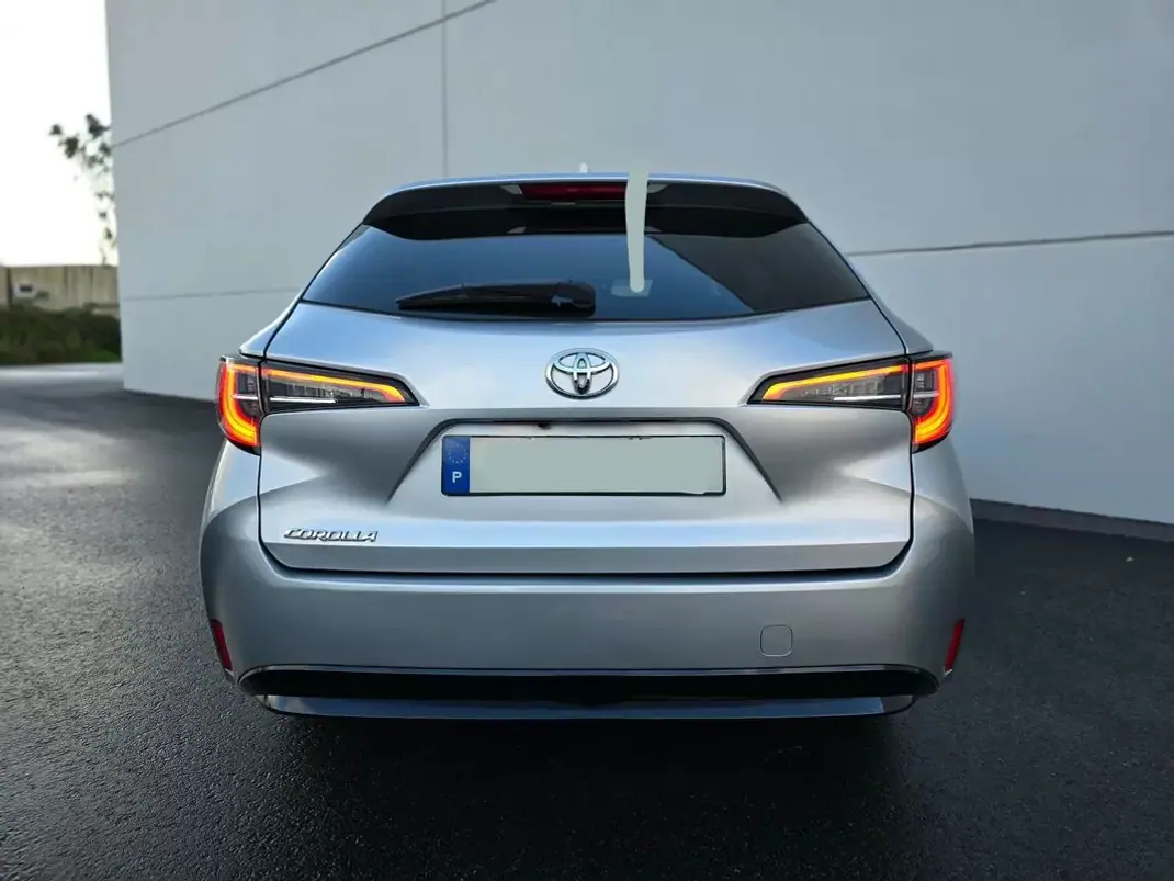Toyota Corolla Touring Sports 2022 - 21990 EUR, 70000 km - AUTO.MOTO.pt - 70000km - foto 5 de 28