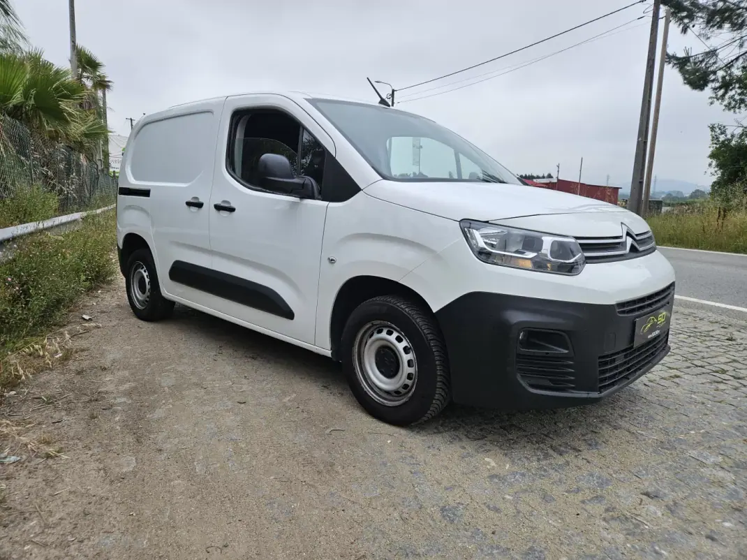 Citroën BERLINGO VAN XL 1.5 BLUE HDI 3 LUGARES 2020 - 9750 EUR, 87000 km - AUTO.MOTO.pt - 87000km - foto 3 de 8