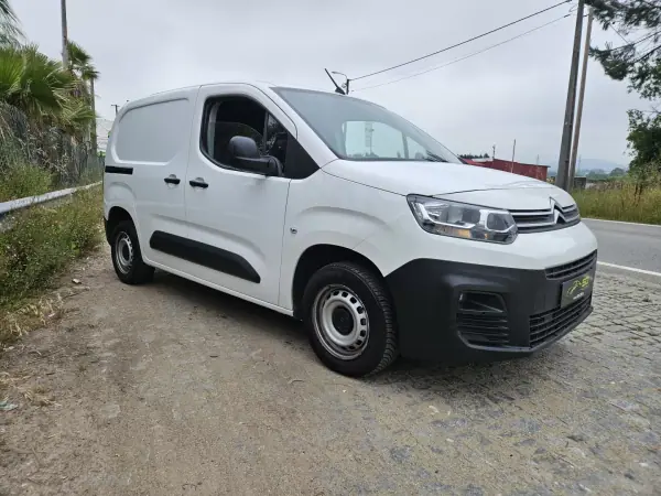 Citroën BERLINGO VAN XL 1.5 BLUE HDI 3 LUGARES 2020 - 9750 EUR, 87000 km - AUTO.MOTO.pt - 87000km - foto 3 de 8