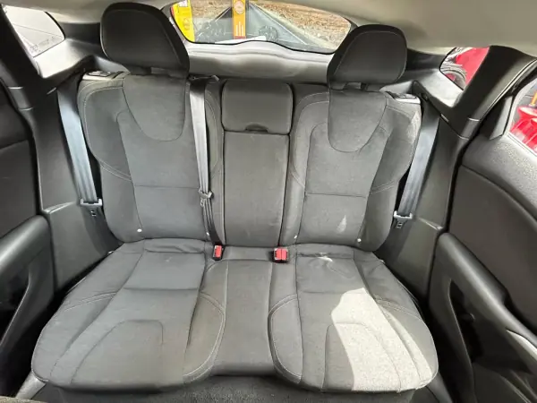 Volvo V40 Cross Country 2014 - 11750 EUR, 189500 km - AUTO.MOTO.pt - 189500km - foto 17 de 20
