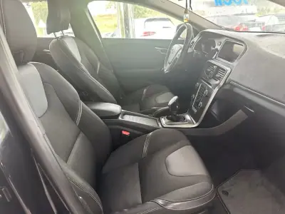 Volvo V40 Cross Country 2013 - 8750 EUR, 292850 km - 292850km - foto 31 de 34