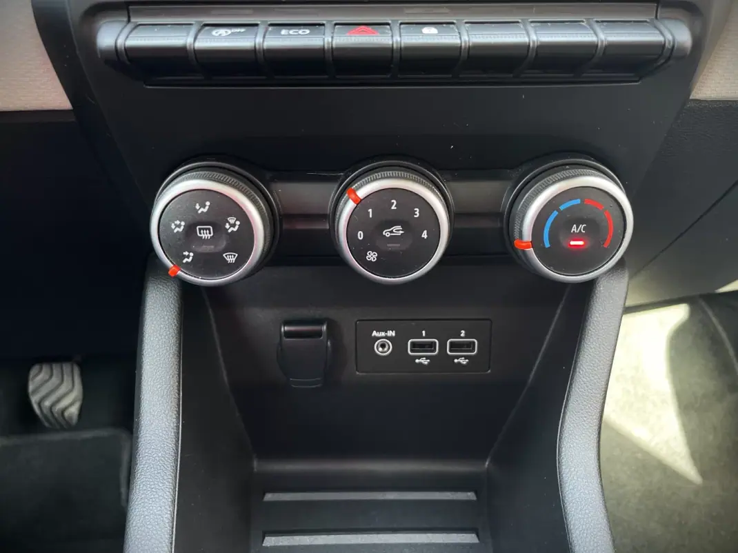 Renault Clio 2022 - 16990 EUR, 63150 km - 63150km - foto 17 de 21