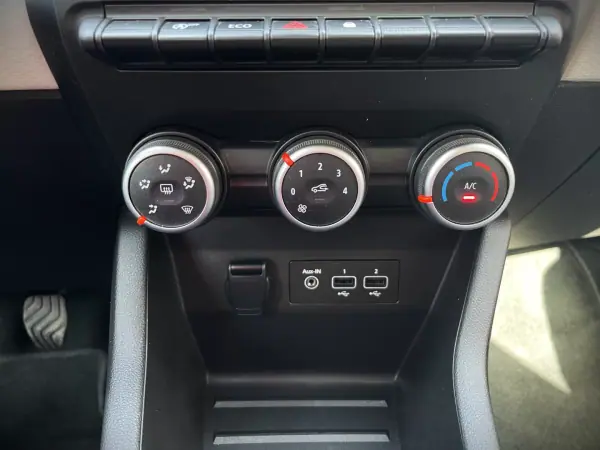 Renault Clio 2022 - 16990 EUR, 63150 km - AUTO.MOTO.pt - 63150km - foto 17 de 21