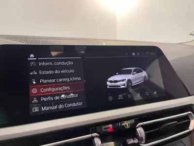 BMW 330 2019 - 23450 EUR, 115000 km - AUTO.MOTO.pt - 115000km - foto 24 de 36
