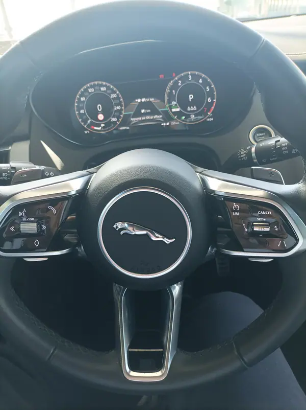 Jaguar E-Pace 2023 - 35900 EUR, 59000 km - 59000km - foto 12 de 12