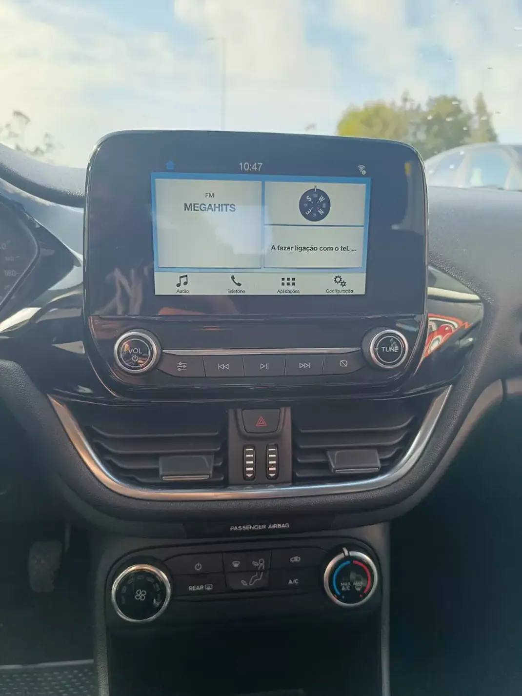 Ford Fiesta 2018 - 9900 EUR, 149596 km - AUTO.MOTO.pt - 149596km - foto 16 de 28