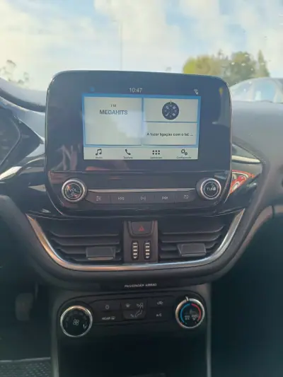 Ford Fiesta 2018 - 9900 EUR, 149596 km - AUTO.MOTO.pt - 149596km - foto 16 de 28