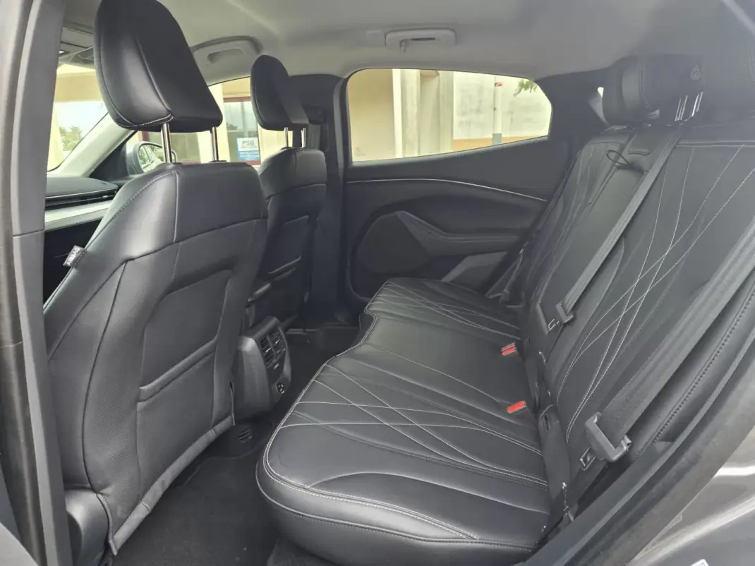 Ford Mustang Mach-E 2021 - 29950 EUR, 92000 km - AUTO.MOTO.pt - 92000km - foto 9 de 18