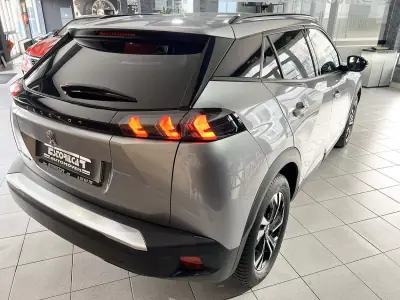 Peugeot e-2008 2022 - 21600 EUR, 30171 km - AUTO.MOTO.pt - 30171km - foto 4 de 24