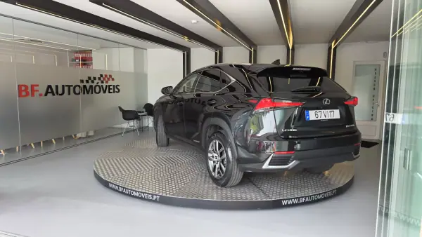Lexus NX 300h 2018 - 31900 EUR, 78634 km - AUTO.MOTO.pt - 78634km - foto 3 de 65