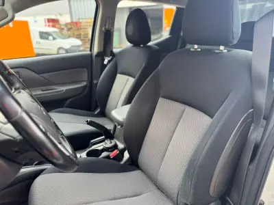 Mitsubishi L200 2019 - 27900 EUR, 174579 km - AUTO.MOTO.pt - 174579km - foto 13 de 19