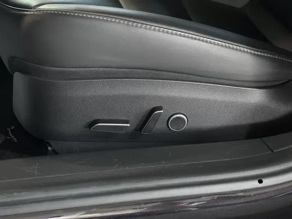 Tesla Model 3 2022 - 35900 EUR, 65444 km - AUTO.MOTO.pt - 65444km - foto 12 de 29
