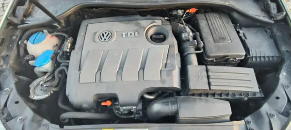 Volkswagen Golf Variant 2011 - 8000 EUR, 237000 km - AUTO.MOTO.pt - 237000km - foto 2 de 15