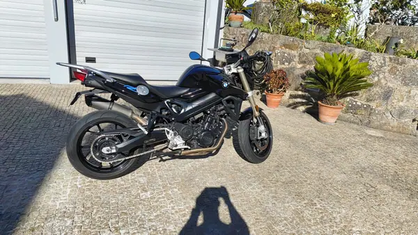 BMW F 900 R 2018 - 5900 EUR, 35600 km - AUTO.MOTO.pt - 35600km - foto 2 de 8