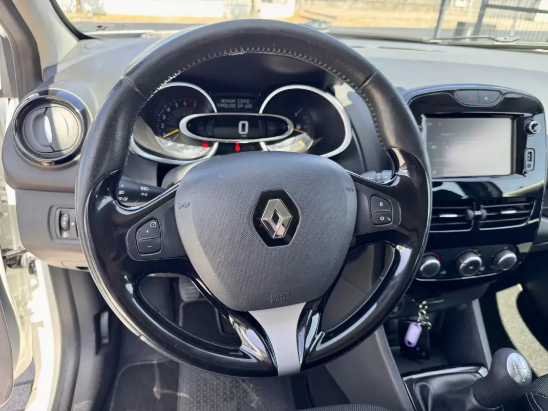 Renault Clio 2015 - 9500 EUR, 130000 km - 130000km - foto 11 de 18