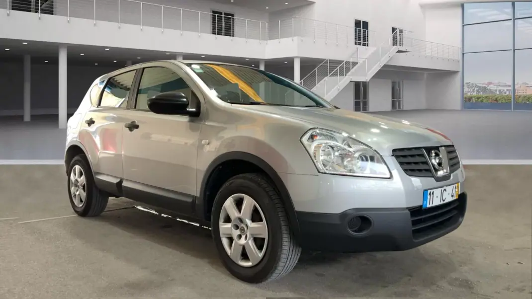 Nissan Qashqai 2009 - 8999 EUR, 181121 km - AUTO.MOTO.pt - 181121km - foto 4 de 9