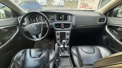 Volvo V40 Cross Country 2015 - 1 EUR, 185000 km - AUTO.MOTO.pt - 185000km - foto 18 de 26