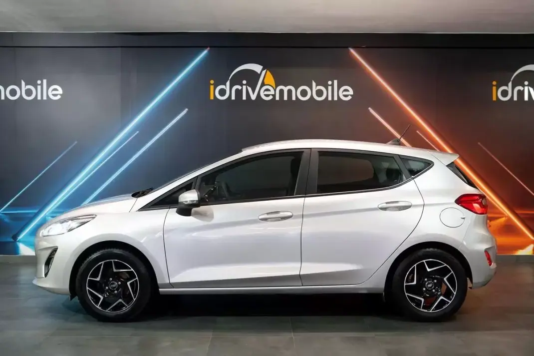 Ford Fiesta 2021 - 10590 EUR, 129900 km - AUTO.MOTO.pt - 129900km - foto 10 de 23
