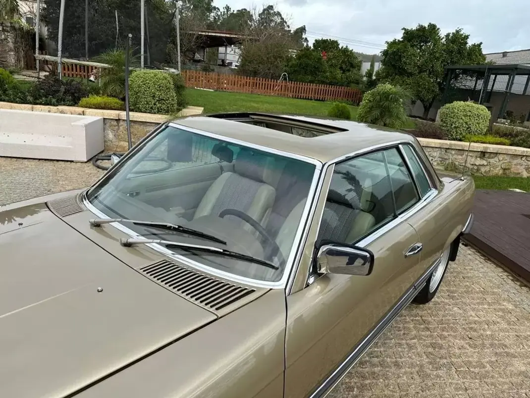 Mercedes-Benz R107 (1971-1989) 1977 - 29900 EUR, 84000 km - AUTO.MOTO.pt - 84000km - foto 7 de 12
