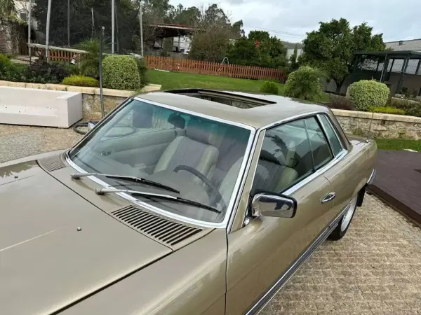 Mercedes-Benz R107 (1971-1989) 1977 - 29900 EUR, 84000 km - AUTO.MOTO.pt - 84000km - foto 7 de 12