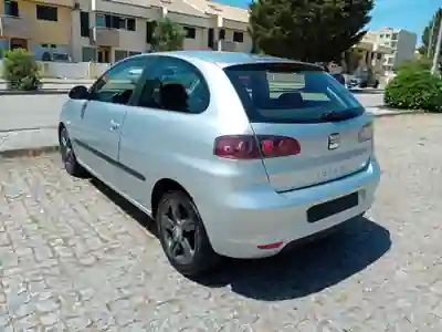 SEAT Ibiza 2008 - 3750 EUR, 189000 km - AUTO.MOTO.pt - 189000km - foto 4 de 12