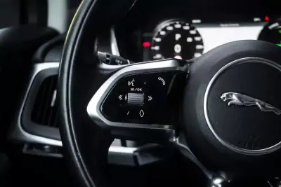 Jaguar I-Pace 2021 - 28750 EUR, 135489 km - AUTO.MOTO.pt - 135489km - foto 12 de 43