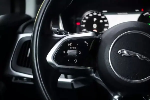 Jaguar I-Pace 2021 - 28750 EUR, 135489 km - AUTO.MOTO.pt - 135489km - foto 12 de 43