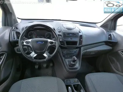 Ford Tourneo Connect 2020 - 19980 EUR, 108000 km - AUTO.MOTO.pt - 108000km - foto 19 de 31