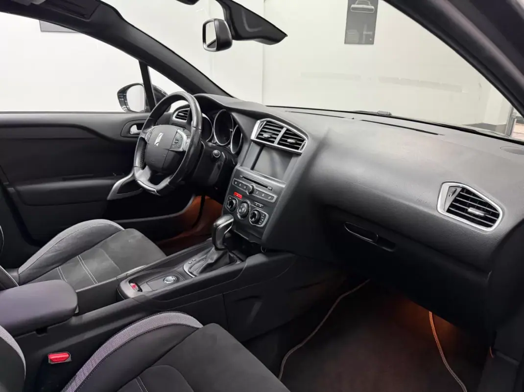 DS DS4 Crossback 2016 - 13990 EUR, 125000 km - AUTO.MOTO.pt - 125000km - foto 15 de 23