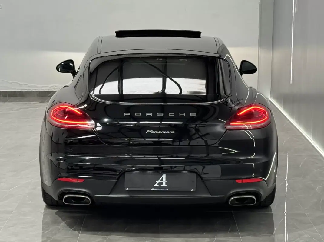 Porsche Panamera 2015 - 33990 EUR, 247000 km - AUTO.MOTO.pt - 247000km - foto 13 de 44