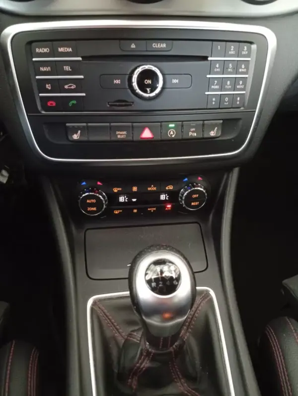 Mercedes-Benz CLA 200 2016 - 21950 EUR, 163535 km - AUTO.MOTO.pt - 163535km - foto 12 de 22