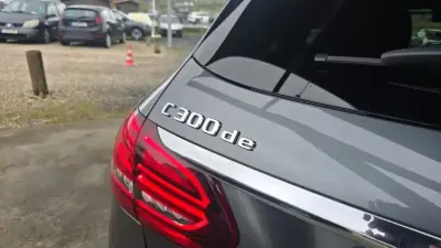 Mercedes-Benz C 300 2021 - 27900 EUR, 186885 km - AUTO.MOTO.pt - 186885km - foto 8 de 30