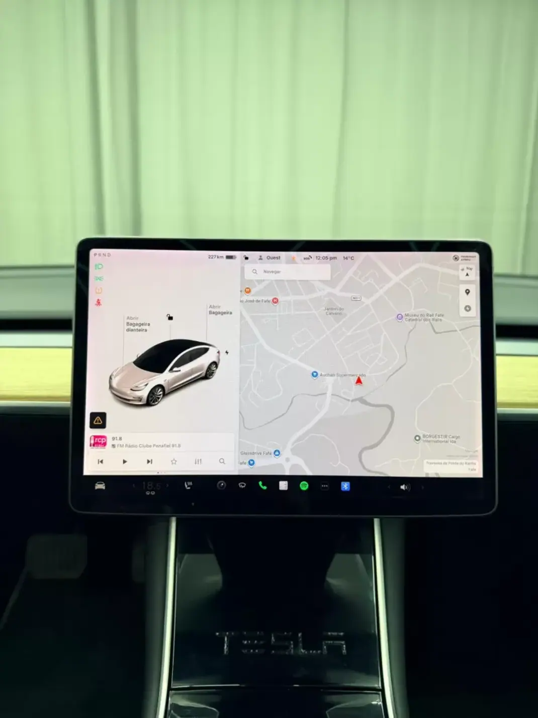 Tesla Model 3 2019 - 18500 EUR, 162000 km - AUTO.MOTO.pt - 162000km - foto 11 de 24