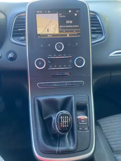 Renault Grand Scénic 2017 - 12950 EUR, 239000 km - AUTO.MOTO.pt - 239000km - foto 7 de 21