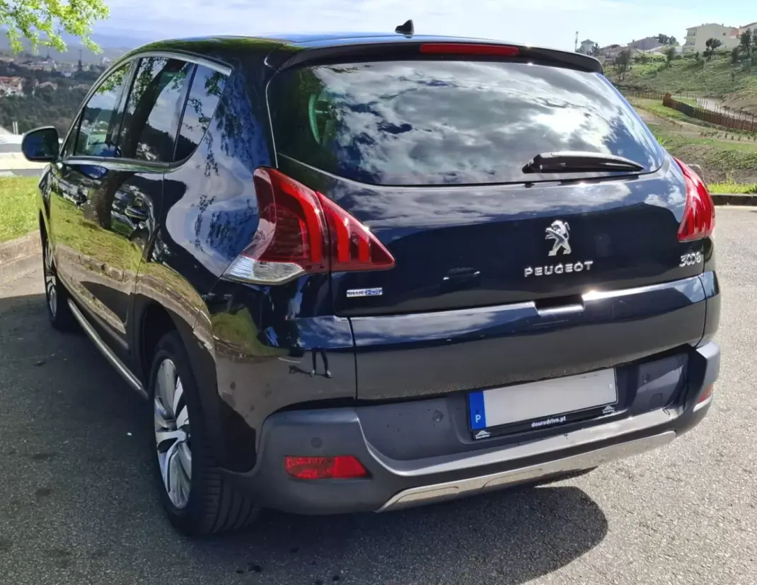 Peugeot 3008 2015 - 11950 EUR, 215000 km - AUTO.MOTO.pt - 215000km - foto 6 de 11