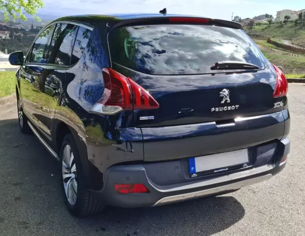 Peugeot 3008 2015 - 11950 EUR, 215000 km - AUTO.MOTO.pt - 215000km - foto 6 de 11
