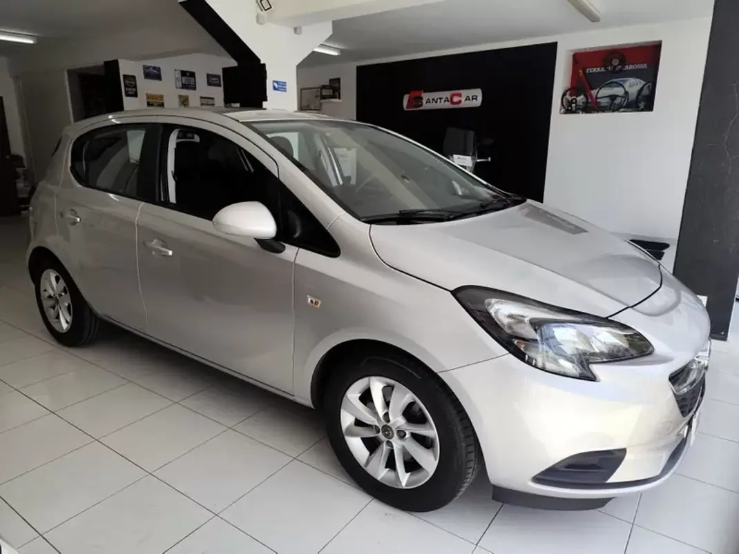 Opel Corsa 2018 - 10980 EUR, 118000 km - AUTO.MOTO.pt - 118000km - foto 3 de 23
