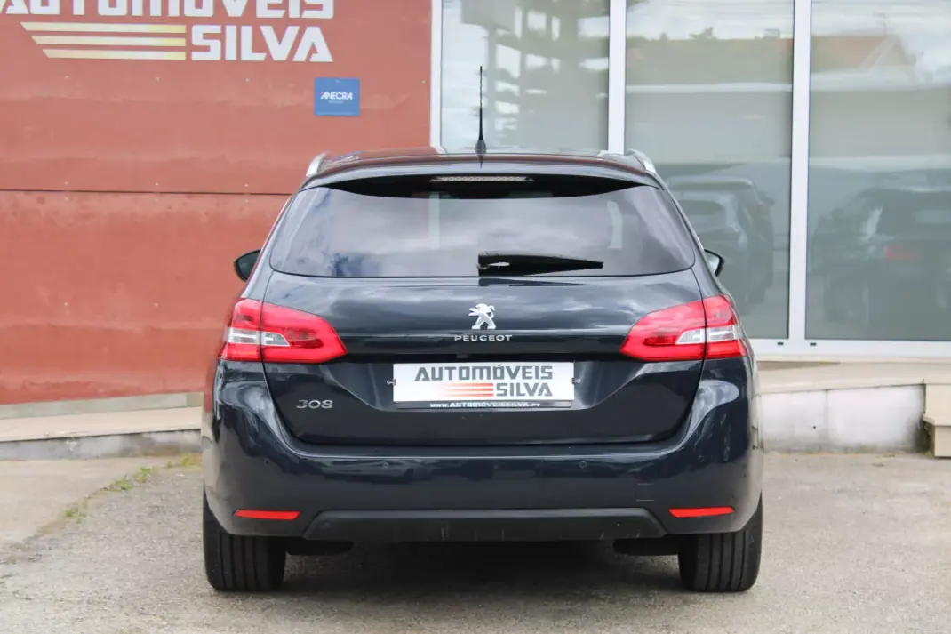Peugeot 308 SW 2020 - 14990 EUR, 130000 km - AUTO.MOTO.pt - 130000km - foto 9 de 25