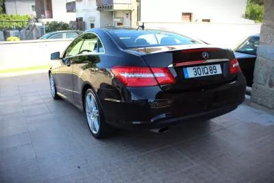 Mercedes-Benz E 250 2010 - 14990 EUR, 225000 km - 225000km - foto 28 de 31