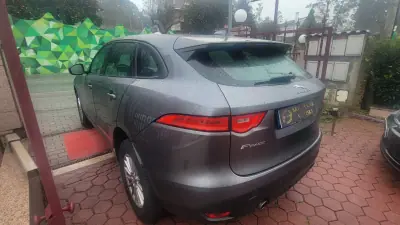 Jaguar F-Pace 2018 - 37990 EUR, 86000 km - AUTO.MOTO.pt - 86000km - foto 4 de 31