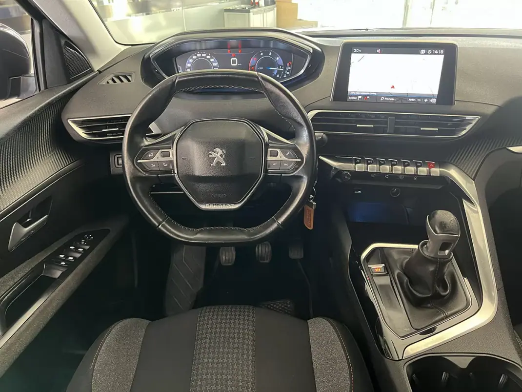Peugeot 3008 2017 - 13800 EUR, 195973 km - 195973km - foto 9 de 22