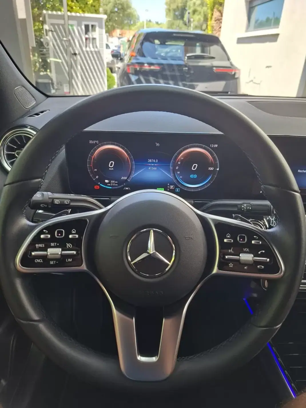 Mercedes-Benz EQA 2022 - 31500 EUR, 41346 km - AUTO.MOTO.pt - 41346km - foto 8 de 22