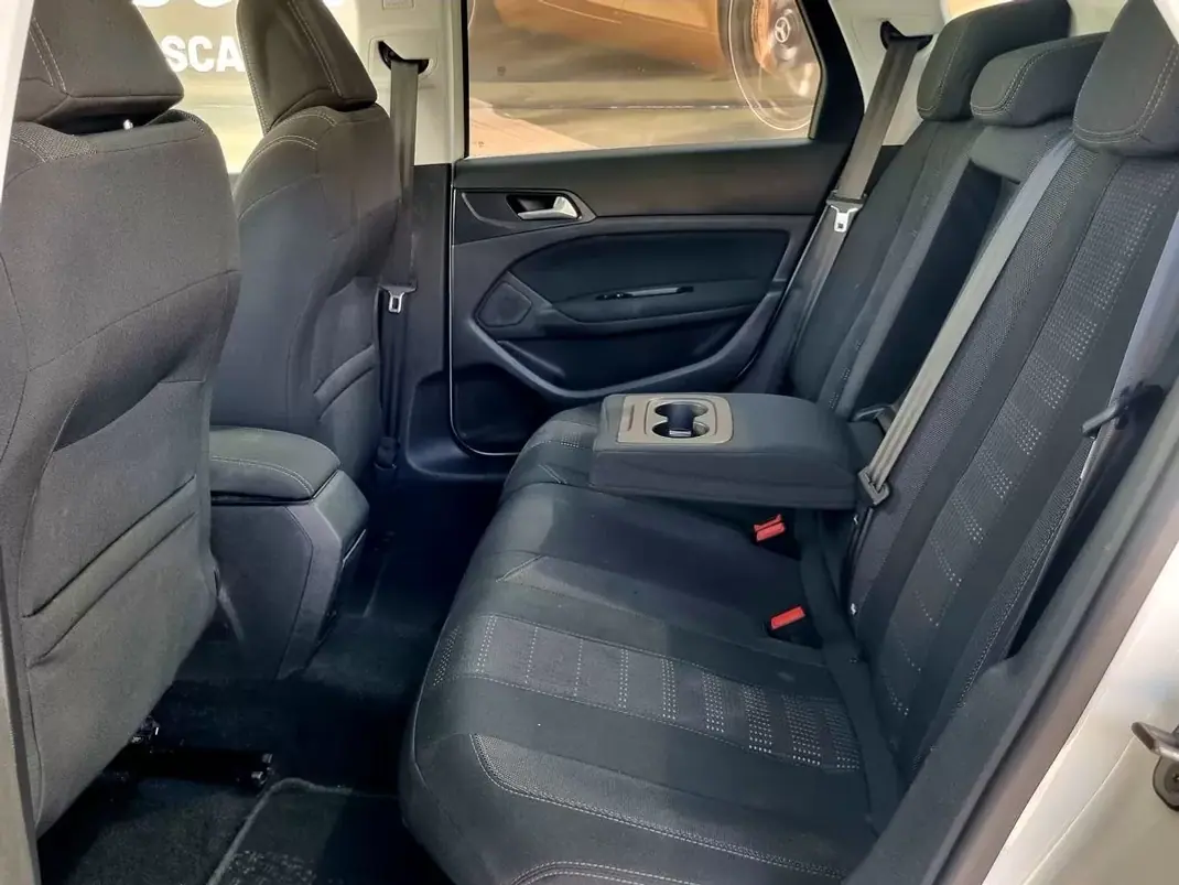 Peugeot 308 SW 2016 - 9990 EUR, 197000 km - AUTO.MOTO.pt - 197000km - foto 12 de 17