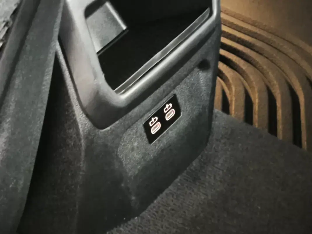 BMW 216 Gran Coupé 2021 - 25950 EUR, 88000 km - 88000km - foto 53 de 59
