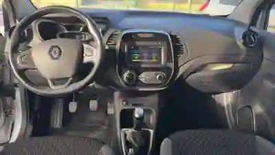 Renault Captur 2019 - 13249 EUR, 125000 km - AUTO.MOTO.pt - 125000km - foto 9 de 16